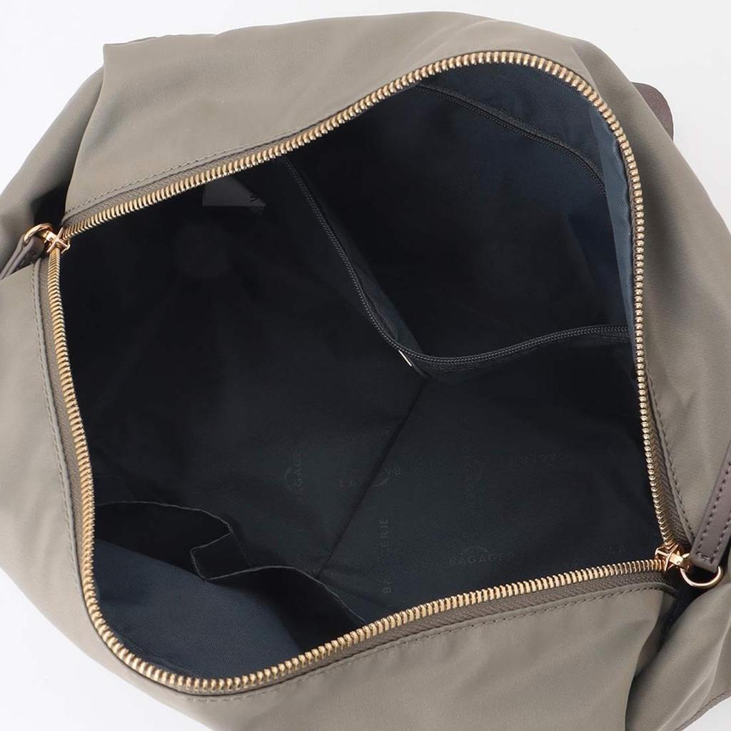 Labagagerie Metal Buckle Box Shoulder Bag, Size S, B008502, Greige (26)