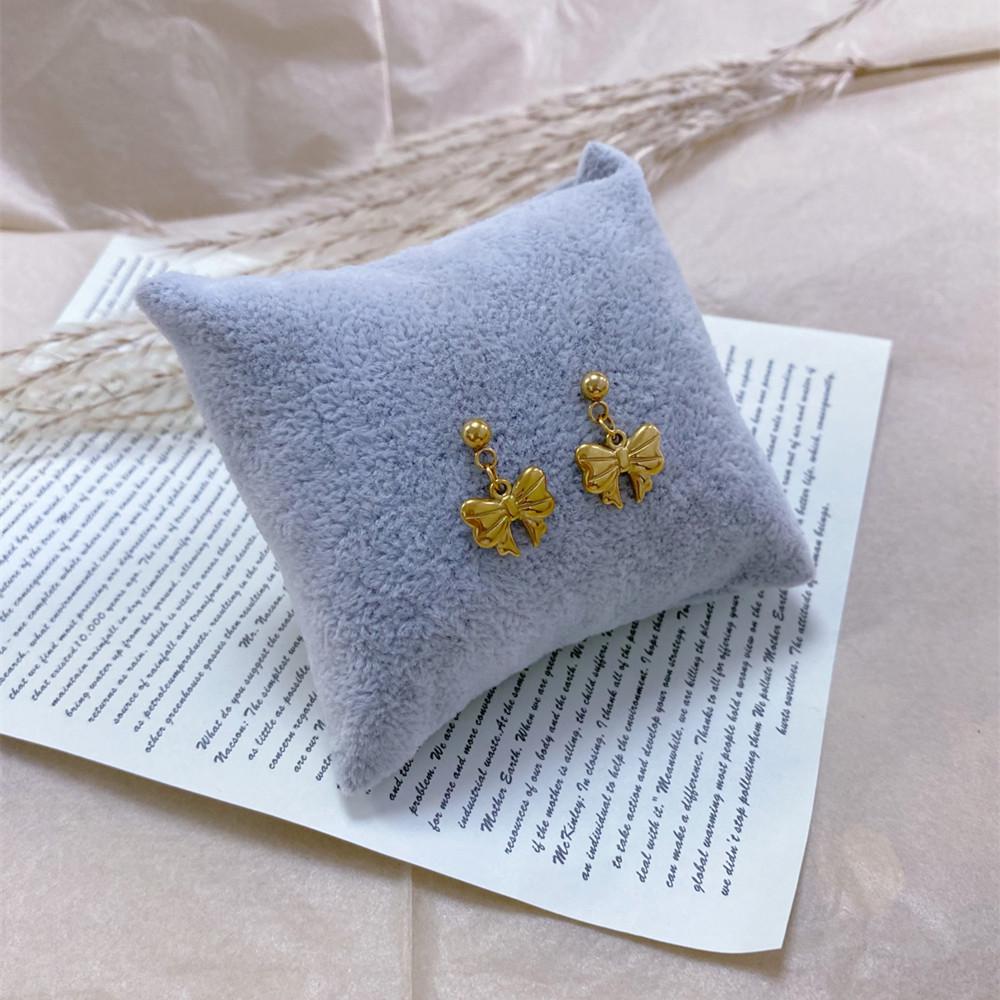 

Золотые серьги-пусеты в виде бантиков и круглых шариков - Высококачественная нержавеющая сталь, Титановое украшение с сохранением цвета золотой