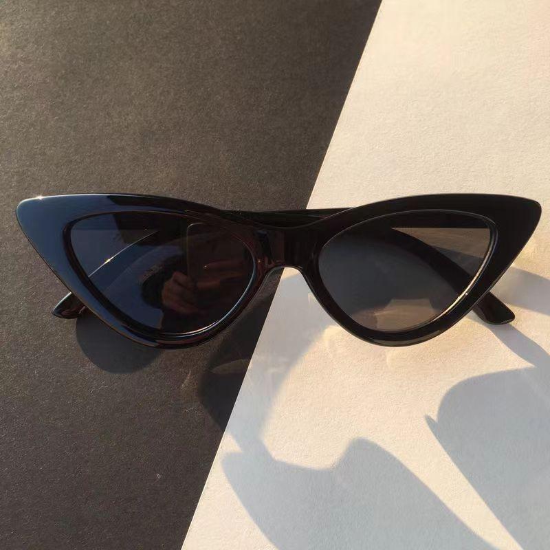 New Small Frame Cat Eye Sunglasses Women Designer Fashion Vintage Eyewear UV400 Protection Gafas De Sol