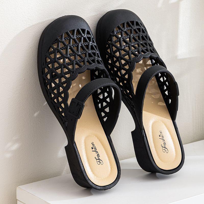 Fashionable Women's Baotou Slippers for Summer Anti Slip and Wear-resistant Beach Shoes for Home and Outdoor Use