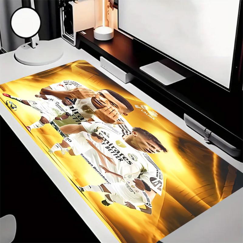 Kylian Mbappé Thema Premium Rutschfestes Mauspade mit Genähten Kanten, Strapazierfähiges Gummi-Material, für Schreibtisch & Gaming Tolle Geschenke