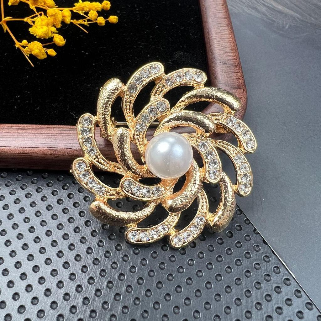 Broșă Retro Cristal Diamant cu Ac Anti-Expunere și Cataramă din Aliaj pentru Accesorii Vestimentare