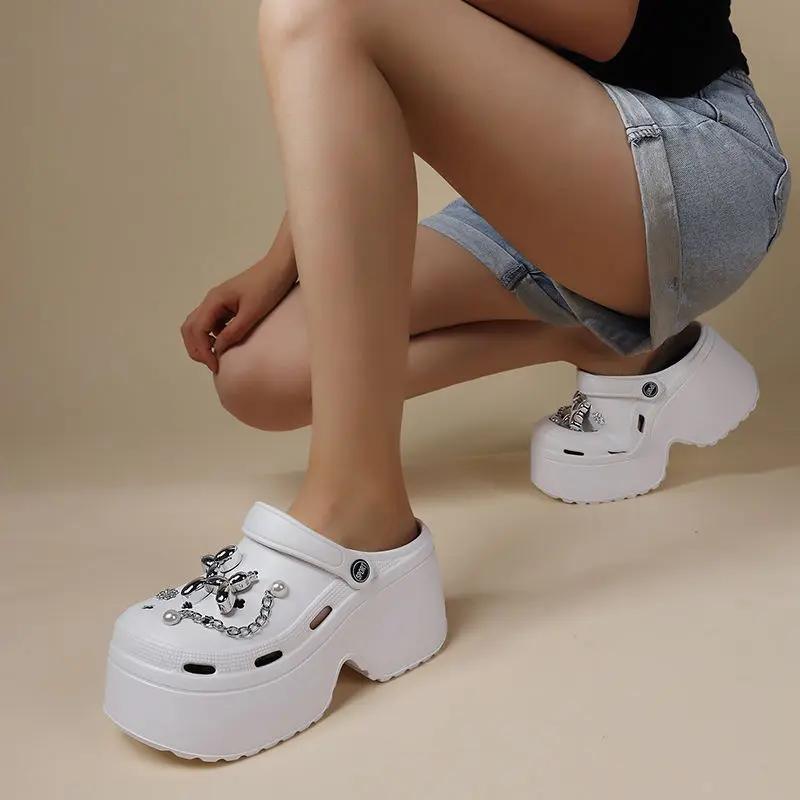Fashion Women Slippers Platform Metal Decoration Sandals Wedges Shoes Outdoor Clogs Thick Sole Slipper Ladies Flip Flops Garden Shoes