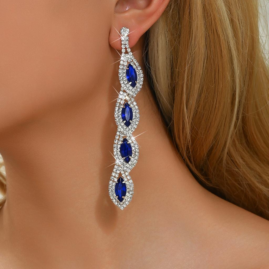 2 Pieces of Women's Trendy and Charming Diamond Flower Earrings, Outdoor Travel, Carnival, Party, Holiday Dressing Gifts