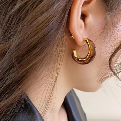 New Design Irregular Metal Pearl Earrings for Women Personalized CC Shape Hoop Earring Korean Fashion Jewelry