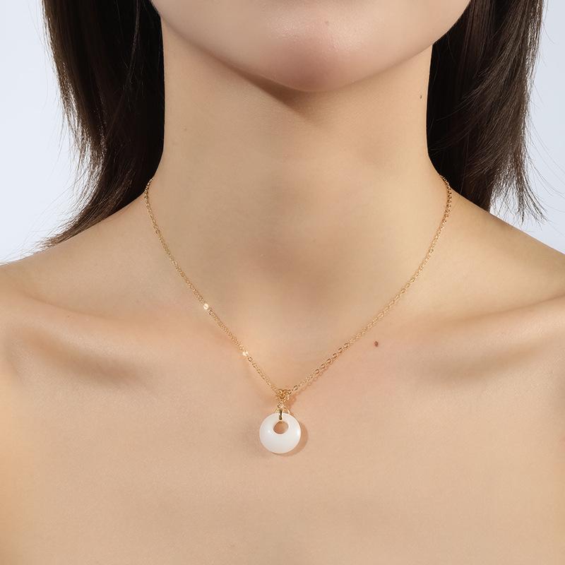 Náhrdelník ze 18karátového zlata pro štěstí s nefritovou sponou míru Hetian - Dámský luxusní valentýnský dárek