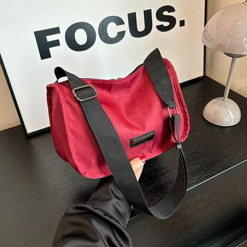 Simple Nylon Shoulder Bag Fashion Casual Trendy Messenger Bag Class Commuting Simple Small Square Bag