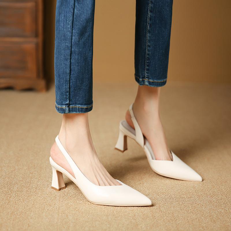 97199-3 Xiaoxiangfeng simple bag head sandals women's new rear empty shallow mouth pointed high heels thick heel women's shoes
