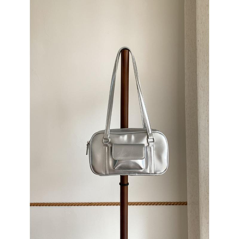 New shoulder bag large capacity high-end handbag fashion versatile commuter niche style underarm bag women