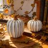 Oggetti di scena per esposizione di Halloween Decorazione zucca autunnale, Zucca decorativa bianca e oro per il Ringraziamento, Zucche in resina Regalo festivo per casa Statuetta, Statue