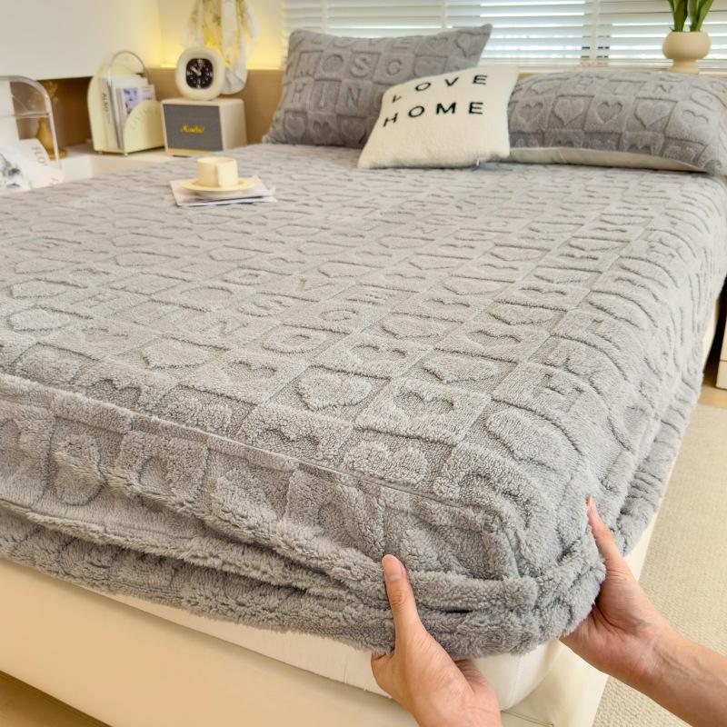 2025New Thickened Warm Bed Sheet Single Piece Autumn Winter Coral Fleece Bed Sheet Taffeta Mattress Protector