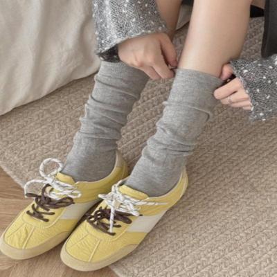 Koreaanse Trendy Grijs Ballet-Stijl Kniehoge Compressiekousen met Slankmakende Strepen