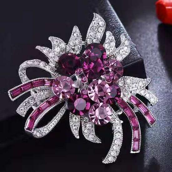 

Korean Crystal Rhinestone Pearl Brooch Pin - Simple Fashion Accessory