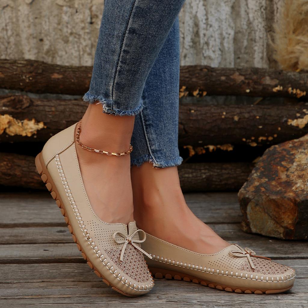 Dames beige flats med ankelkjedelignende dekorasjon - Slip-on sko med lukket tå, overdel i PU ekte skinn og polstret innersåle - Hverdagssko for alle årstider