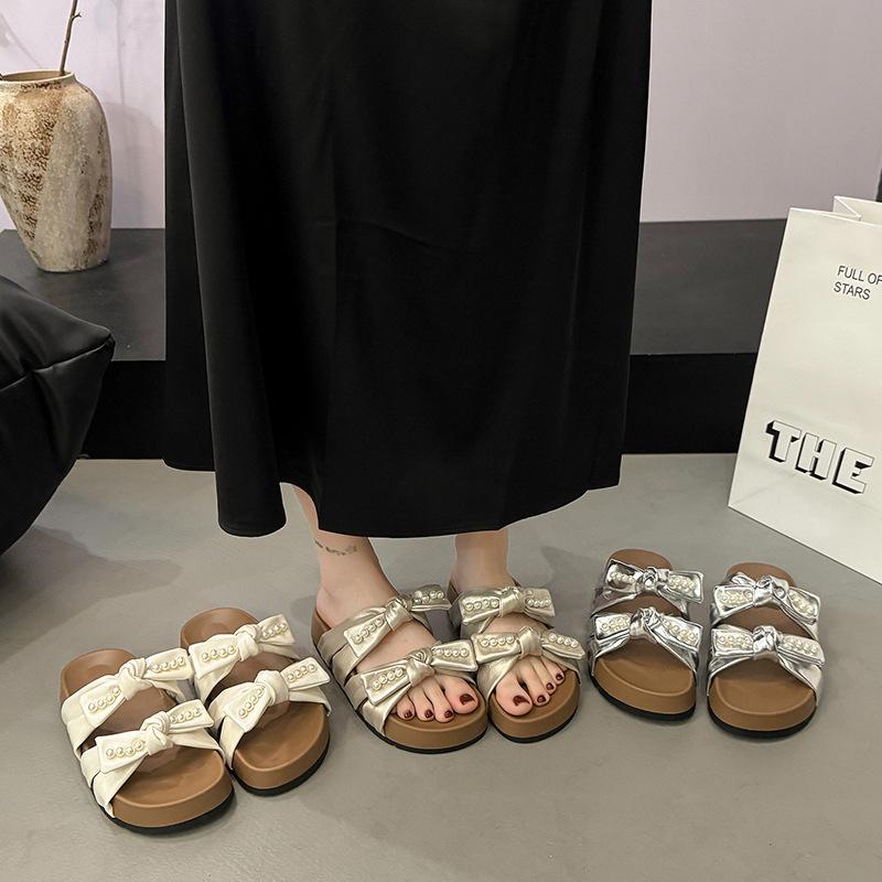 Slippers girl 2025 summer new Korean version of Internet celebrity fairy style bow pearl fashion wear one word cool slippers