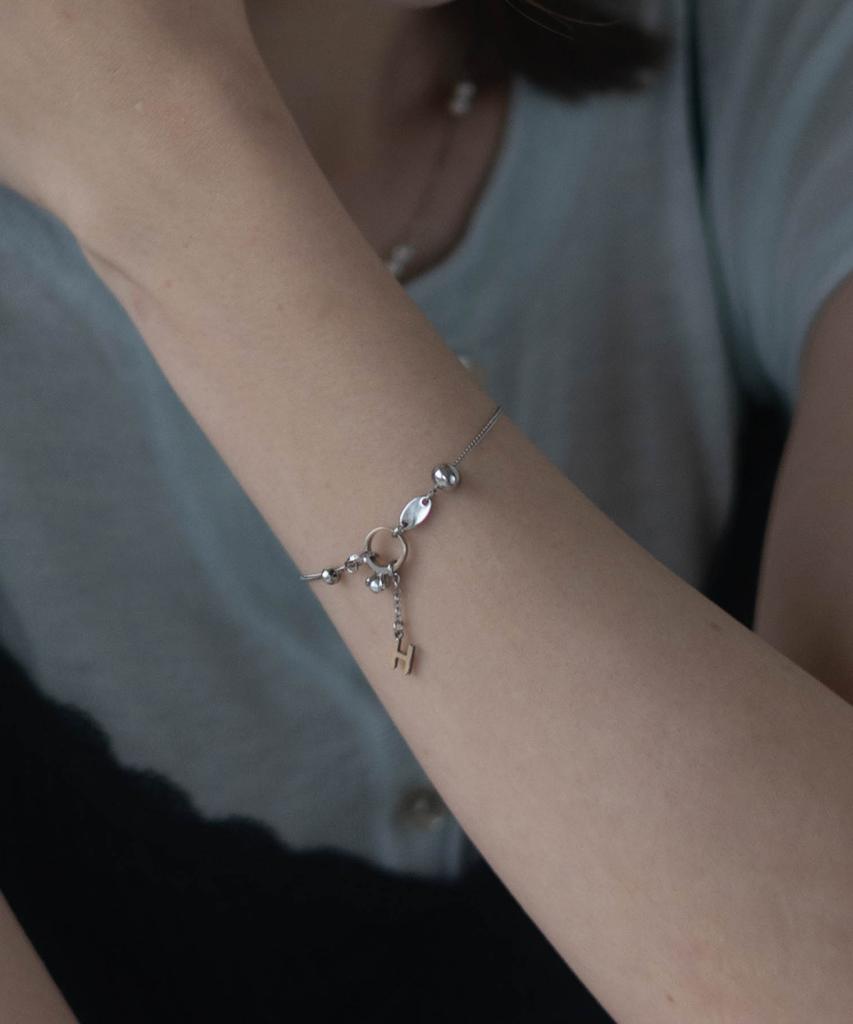 Pearly More Initial Drop Ring Point Bracelet (Type B)