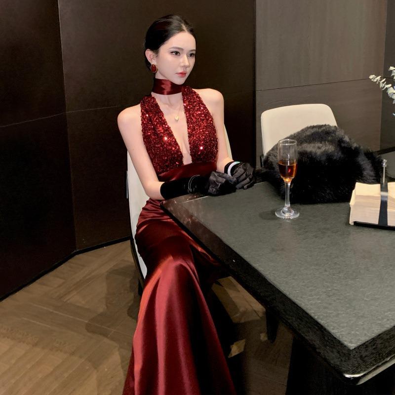 Premium Luxury Dinner Red Neck Sequin Dress Deep Sexy Halter Dress Hip Wrap Dress