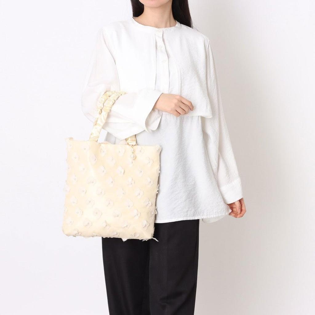 3D flower embroidered tote bag