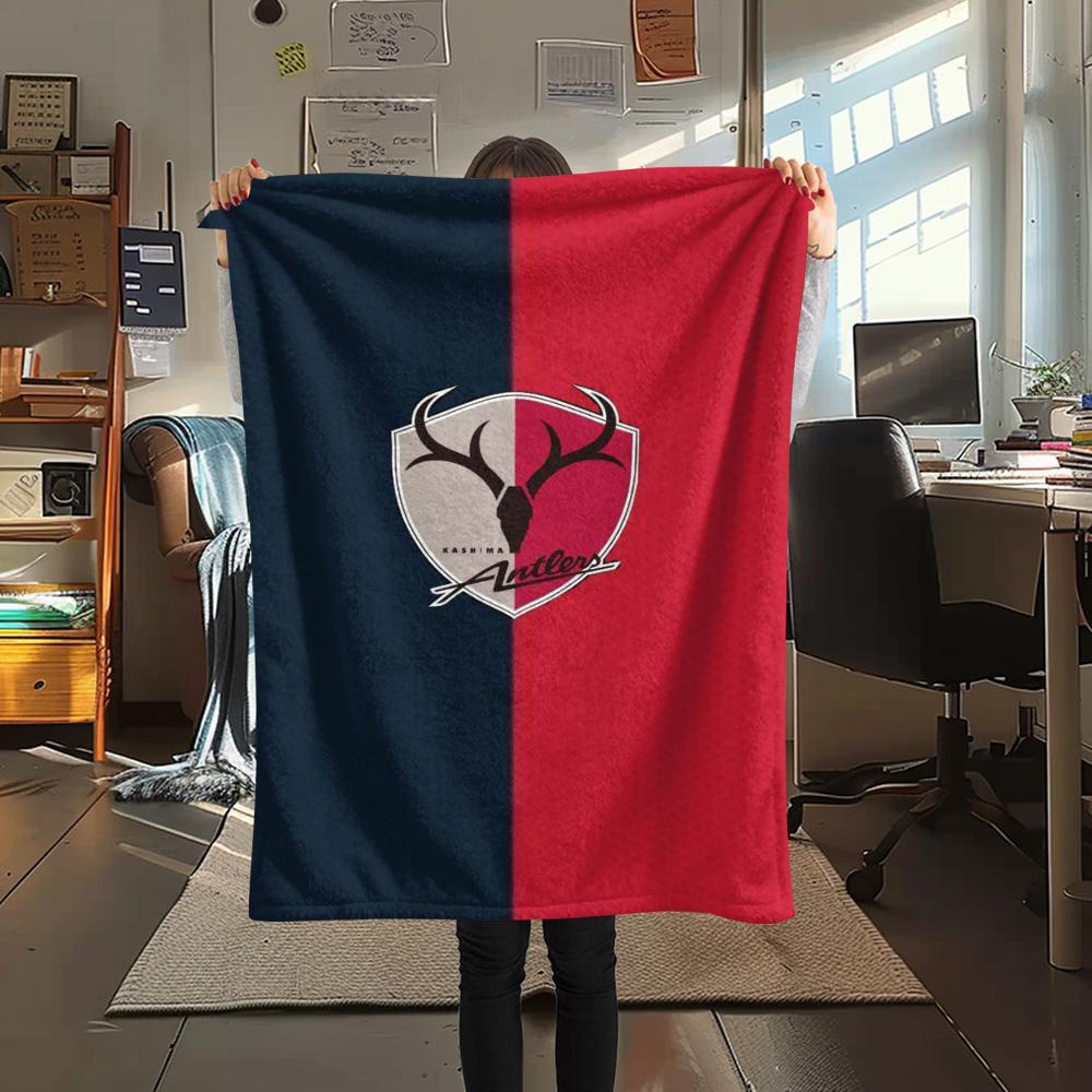 1Pc Kashima Antlers Print Flannel Blanket High Quality Warm Comfortable Cover for All Seasons Perfect for Gifts Home Decor