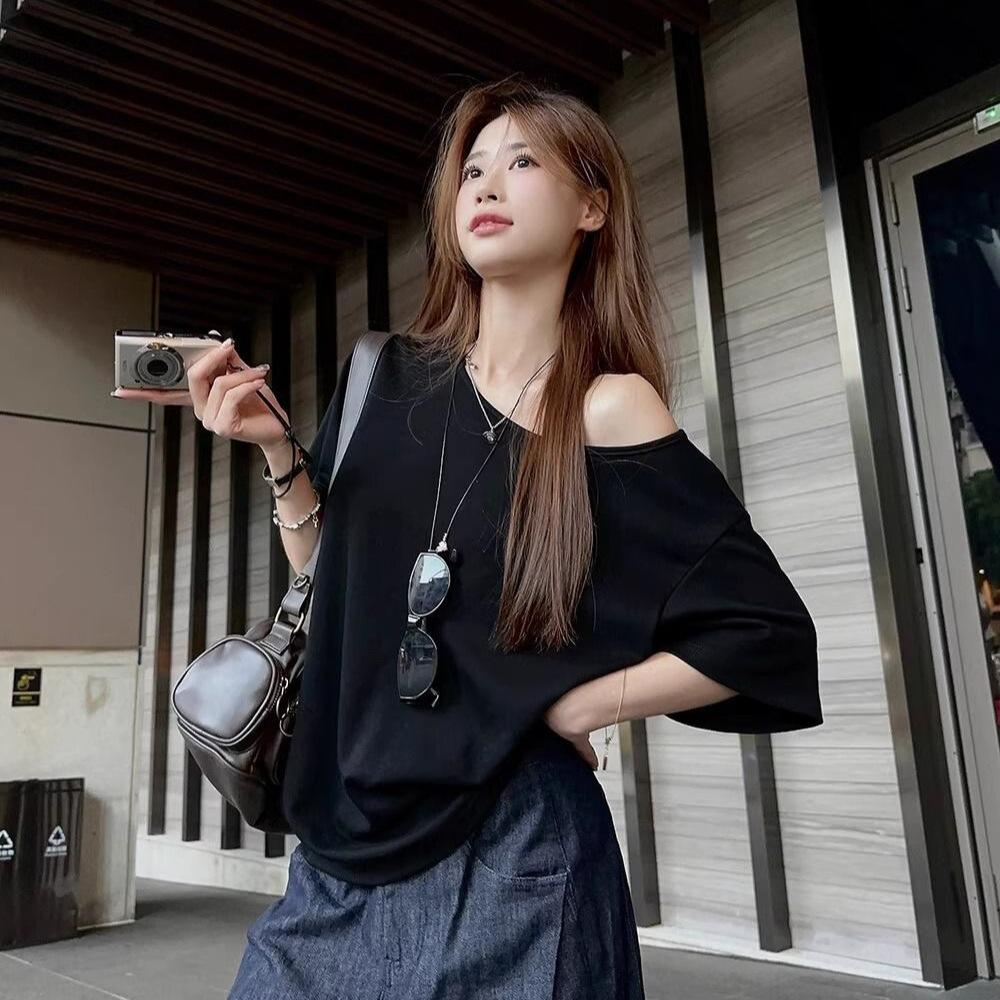 Sexy Pure Style White Slanted Shoulder Off-shoulder T-shirt Short Sleeve New Loose and Thin One-word Shoulder Spice Girl Top