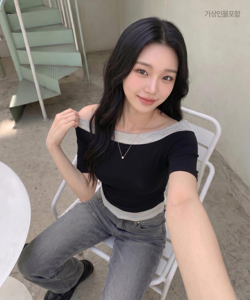 ROEM Color Block Layered T-Shirt Rmhwg24Rt1