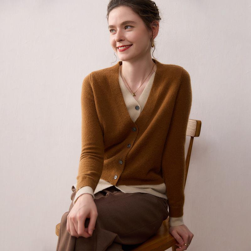 Soft, Skin-Friendly Cashmere Knit Color-Block Cardigan - Single-Breasted, Loose, and Slimming for Autumn/Winter Women's Wear