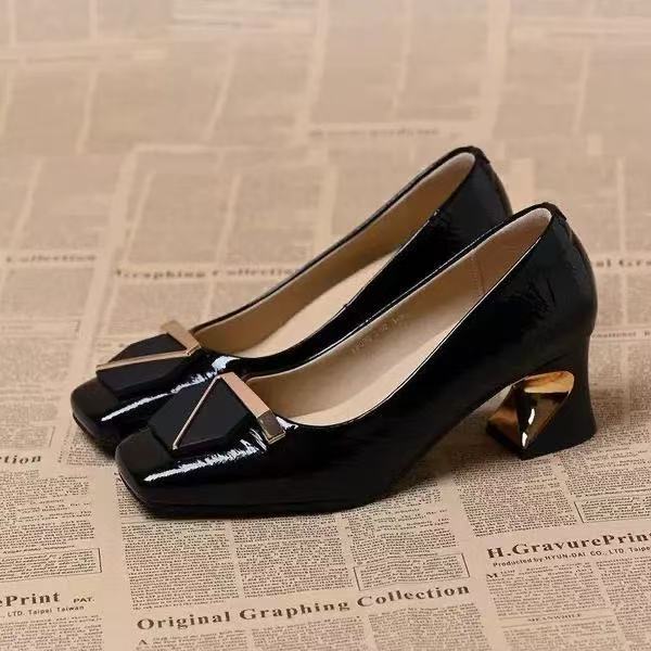 Single Shoes Women's 2025 Spring and Autumn French Square Head Light Mouth Thick Heel High Heels Seven-character Buckle Temperament One Pedal Work L
