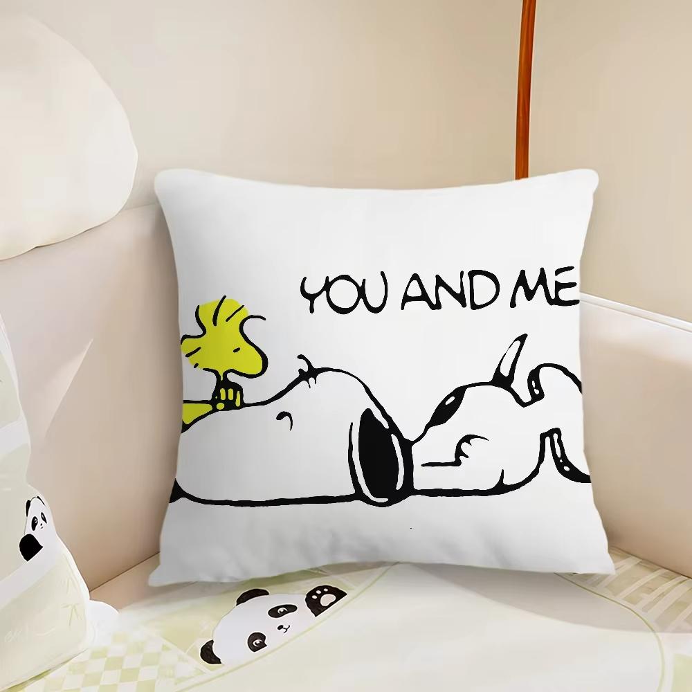 

2025 MINISO Мультяшная наволочка Снупи Диван Гостиная Двусторонняя Принтованная Квадратная Подушка Украшение Спальни Наволочка Подарок 18x18Inch