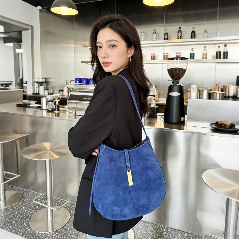 

Women s Armpit Bag Design, Dumpling Bag, Tote Bag, Trendy and Popular Handbag, Crescent Shaped Bag, Large
