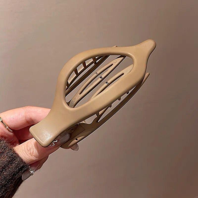 Suede Finish Hair Clip Large Swallow Clip Design Strong Hold for Wet Dry Hair Updo Shower Use Minimalist Hairpin