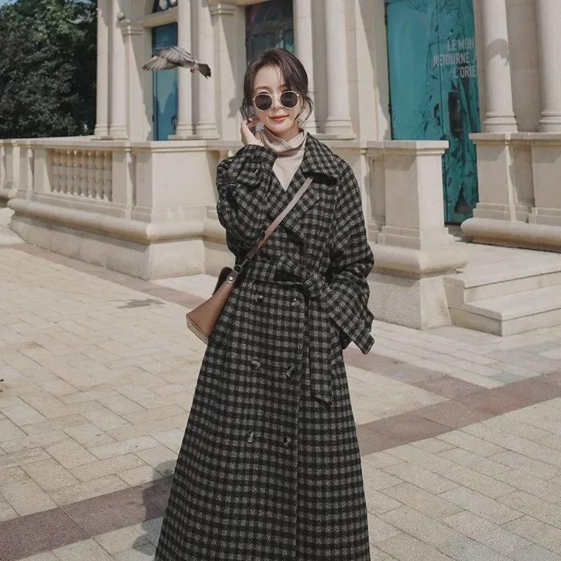 Women's 2024 Plaid Woolen Coat: Korean Style, Mid-Length, Slim Waist with Pockets, Thick for Winter
