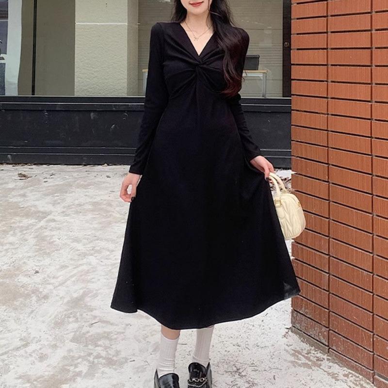 Black long-sleeved dress for women's early autumn large size thin high-end temperament with coat backing dress