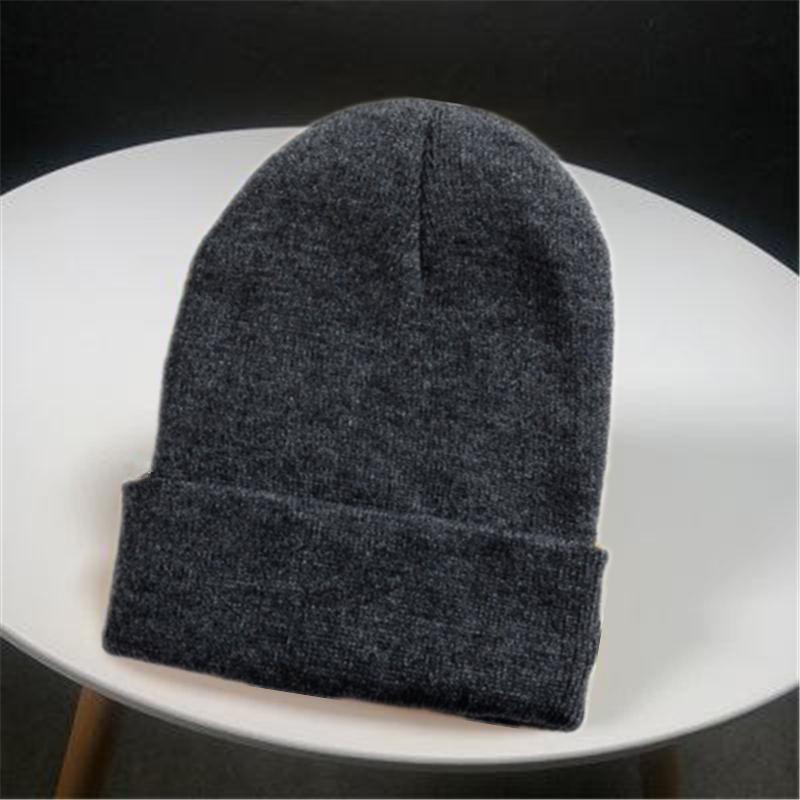 

Класична багатоколірна шапка-біні, нові гарячі зимові шапки для жінок і чоловіків, в’язана однотонна осіння шапка 54cm-60cm темно-сірий колір/чорний