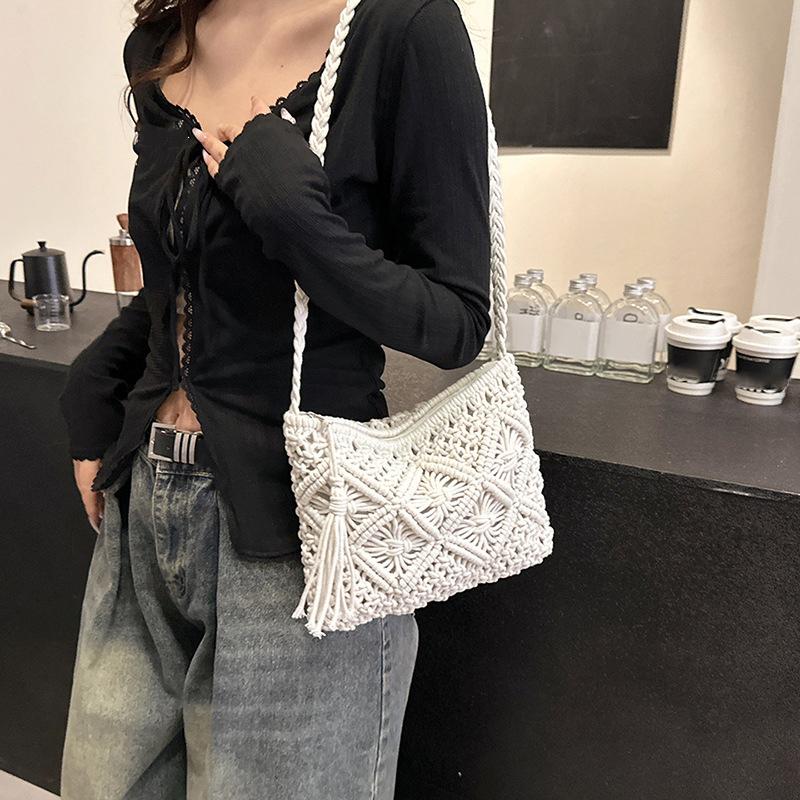Fashi Woven Hollow Out Shoulder Bags Summer Crossbody Beach Travel Handbag Female Tassel Bag Women Messenger Bags