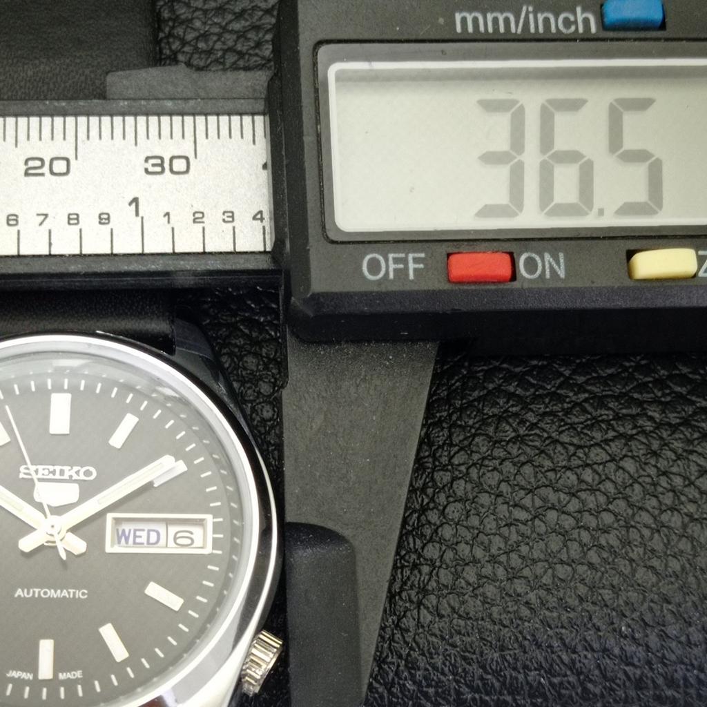JAPAN VINTAGE SEIKO 5 AUTOMATIC REFURBISHED MENS BLACK DIAL WATCH A440542-9 Sk-a440542-1
