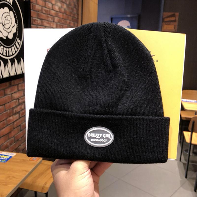 

Шапка Женская Осень и Зима Письмо Круглая Нашивка Вязаная Шапка Тонкая Уличный Хипстер Универсальная Студенческая Пара Пуловер Шапка Мужская Elastic чёрный