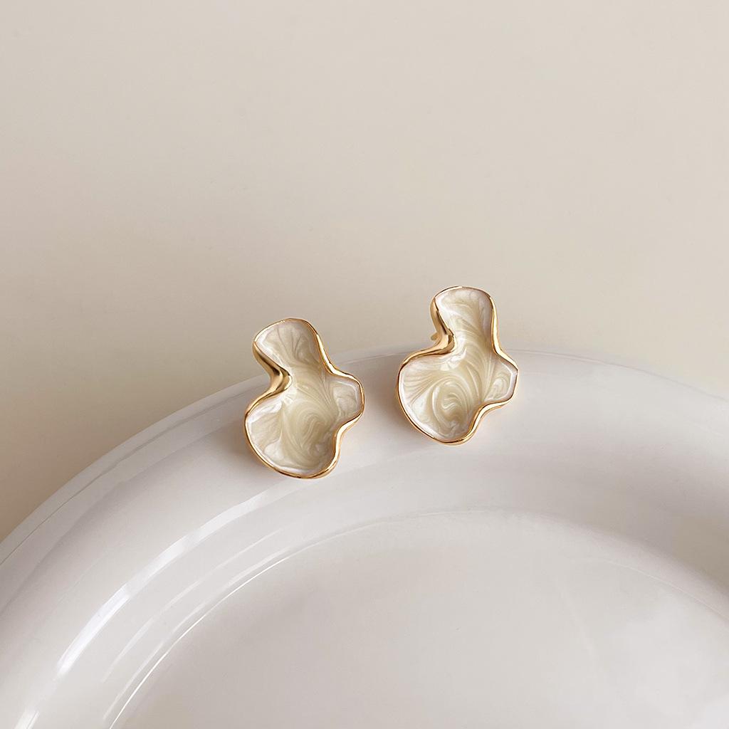 Elegant Heart Drip Oil Flower Stud Earrings for Women