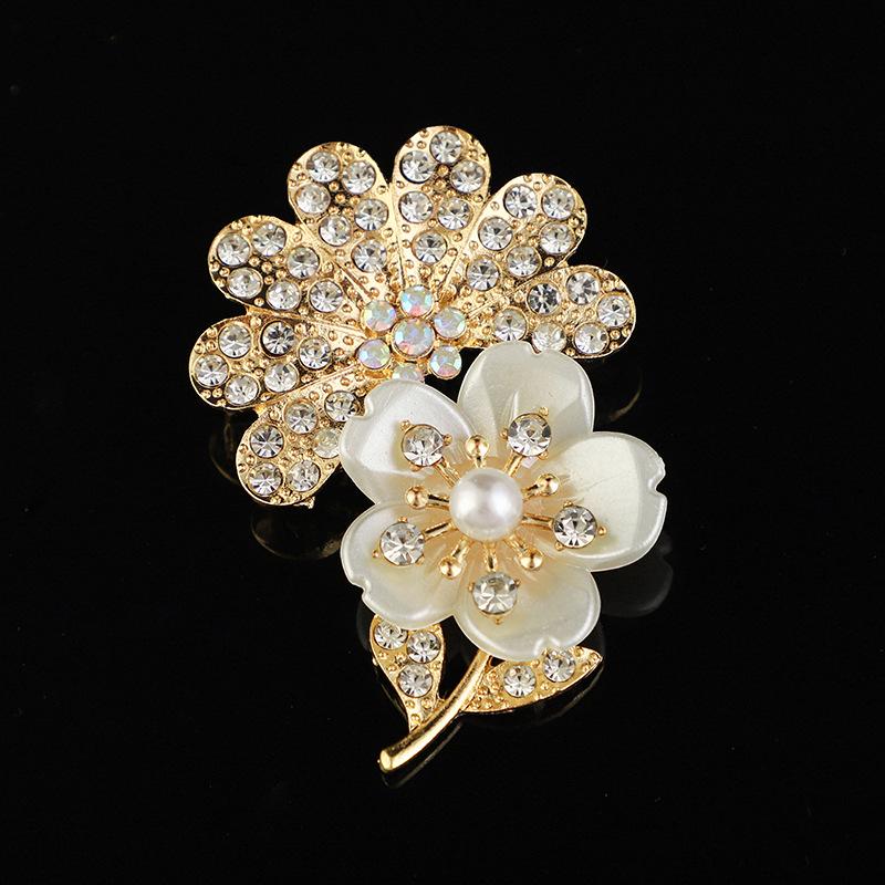 Koreańska Moda Broszka Kwiat z Cyrkoniami i Perłą - Wszechstronna Retro Przypinka na Płaszcze