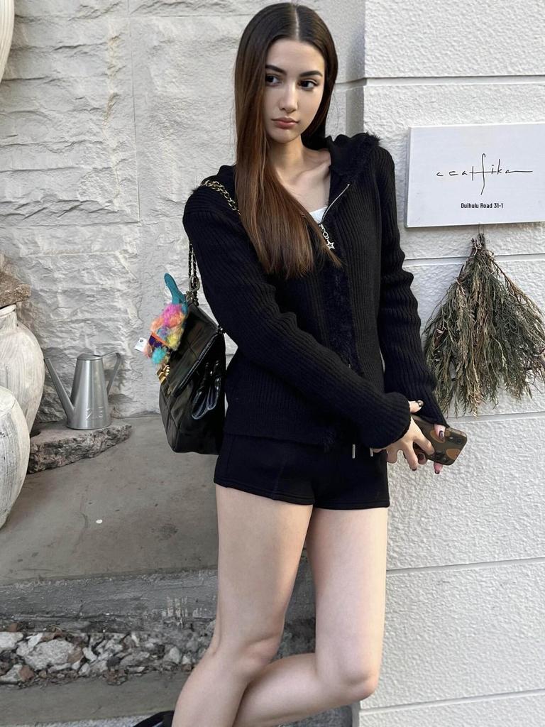 Women's Autumn Knit Cardigan: Black Cat Ear Hooded Zipper Sweater Coat with Long Sleeves.