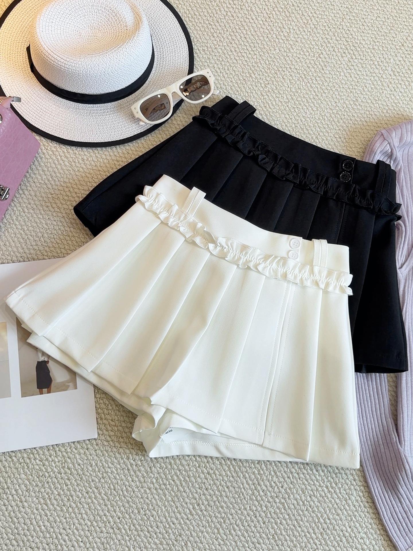 

Stylish High-Waisted A-Line Skirt with Buttons and Lace Trim – Pleated, Anti-Exposure Design for Spring/Summer. Small
