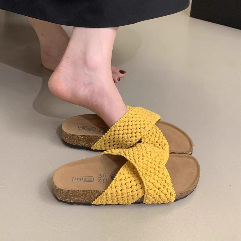 Retro woven white thick-soled one-word slippers women's summer wear 2025 new models with skirts to increase height and cool slippers