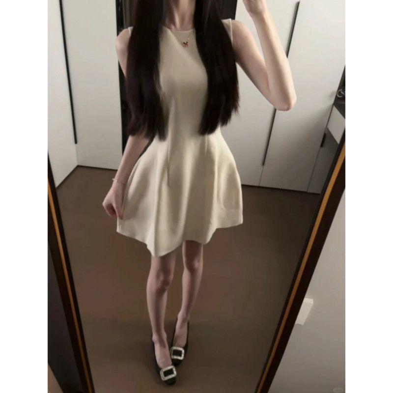 

Korean Hepburn-Style A-Line Dress – Summer Waist-Cinching Short Skirt for Women XL (121-140 lbs)