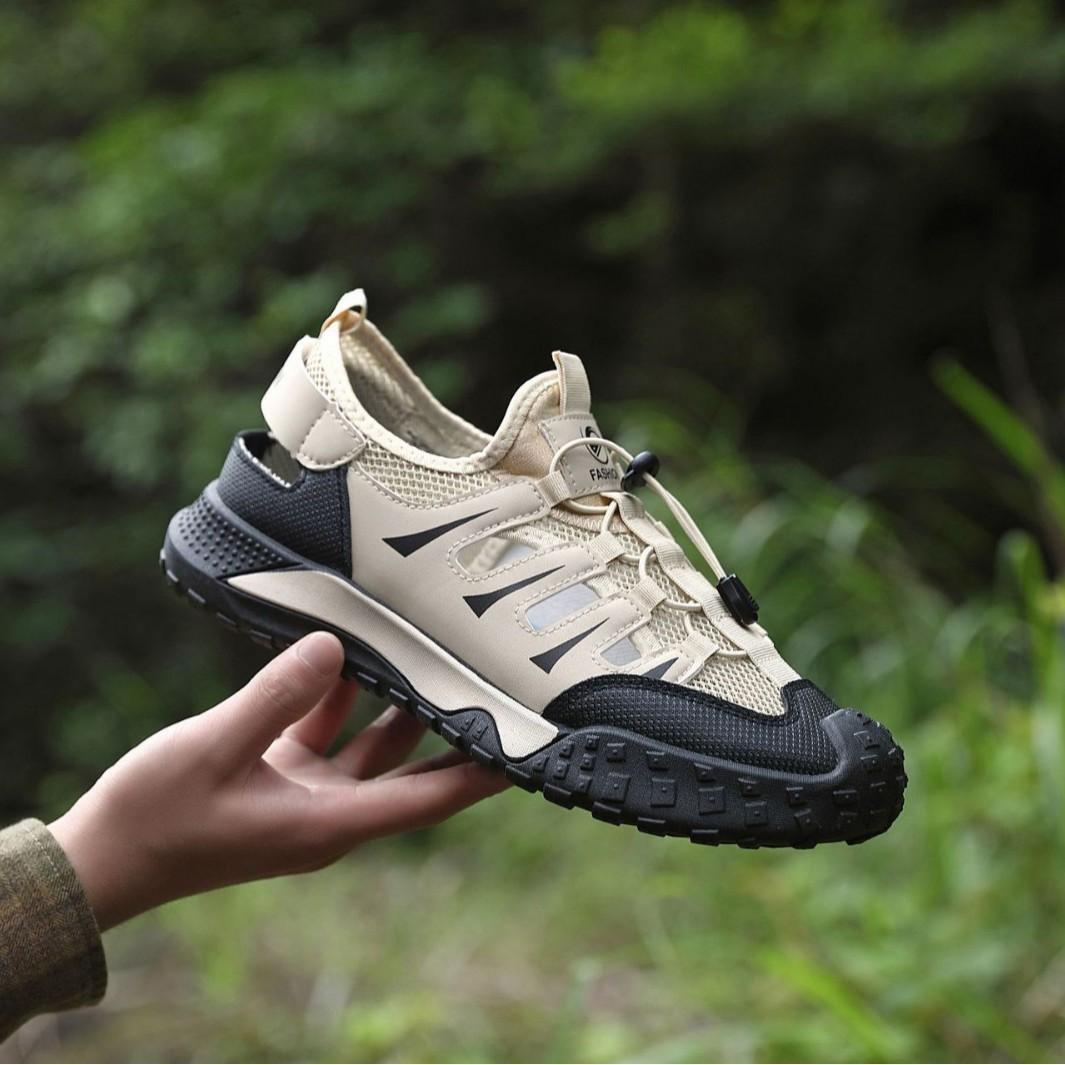 

2025 летние дырчатые сандалии мужские, с закрытым носком, для улицы, для пляжа, для ходьбы в воде, нескользящая мягкая подошва, дышащие повседневные сандалии 44