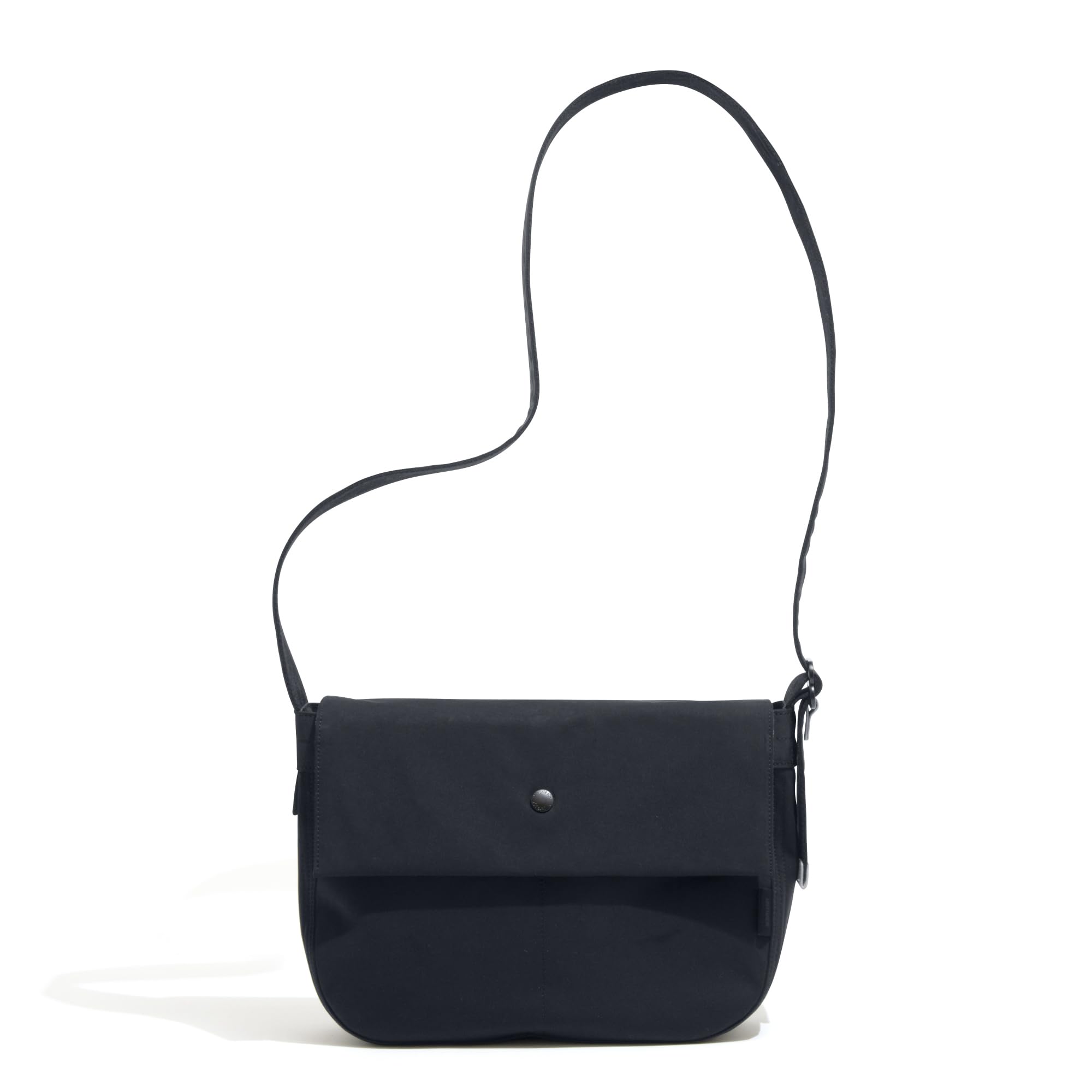 

UNTRACK Newspaper Navy Bag, 6L, Men s, No. 60401,