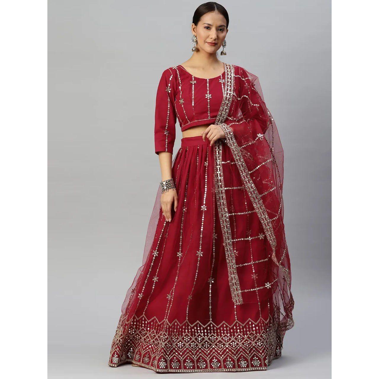

Новая привлекательная и красивая вышитая полусшитая толстая сетка Lehenga & Blouse с Dupatta.