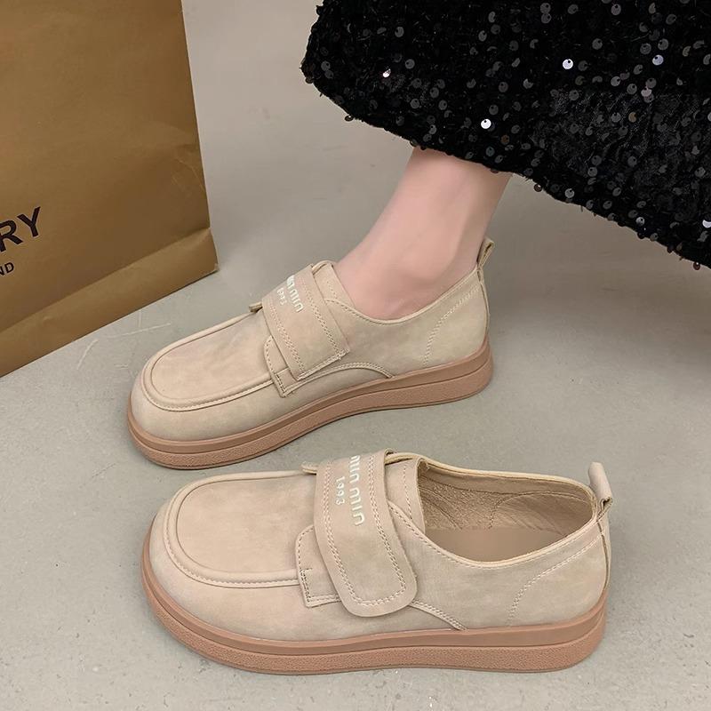 Niche Velcro single shoes women's 2025 spring new flat-bottomed versatile round head daily soft-soled one-pedal Doudou shoes