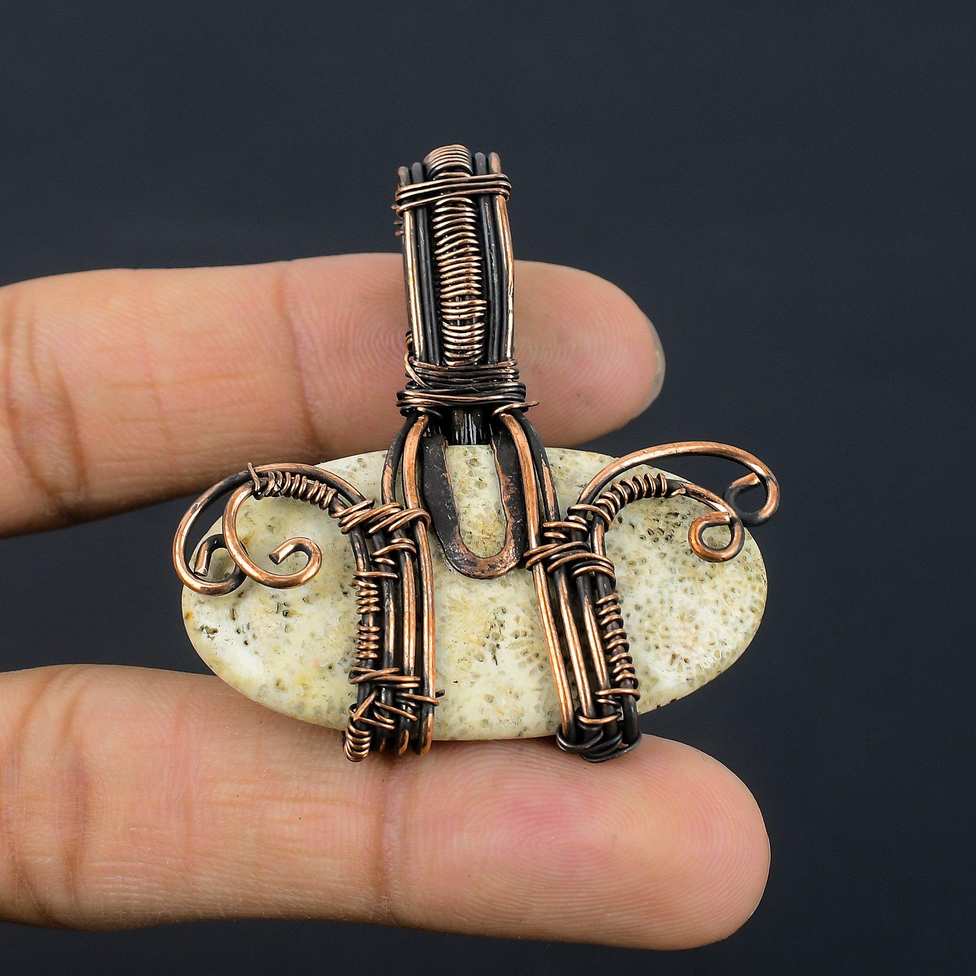 

Подвеска из ископаемого коралла, обернутая медной проволокой 999 пробы, украшения из драгоценных камней ручной работы, подарки для жены, совершенно новая ювелирная подвеска 2.55 Inches