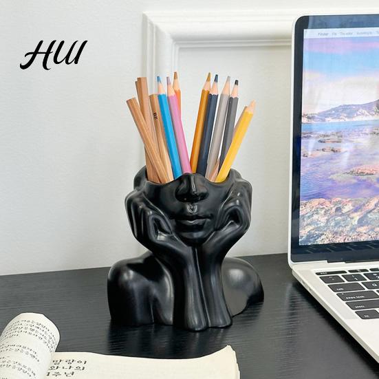 Abstract Face Design Plastic Pen Holder Creative Sculpture Large Capacity Art Supplies Organizer Desktop for Pens Erasers Crayons Markers Makeup Brush