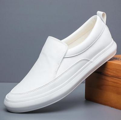 Mode Neue PU-Lederschuhe Marke Herbst Herren Freizeitschuhe Handgefertigte Slipper Bequeme Mokassins Atmungsaktive Slipper Board Flats Sneakers