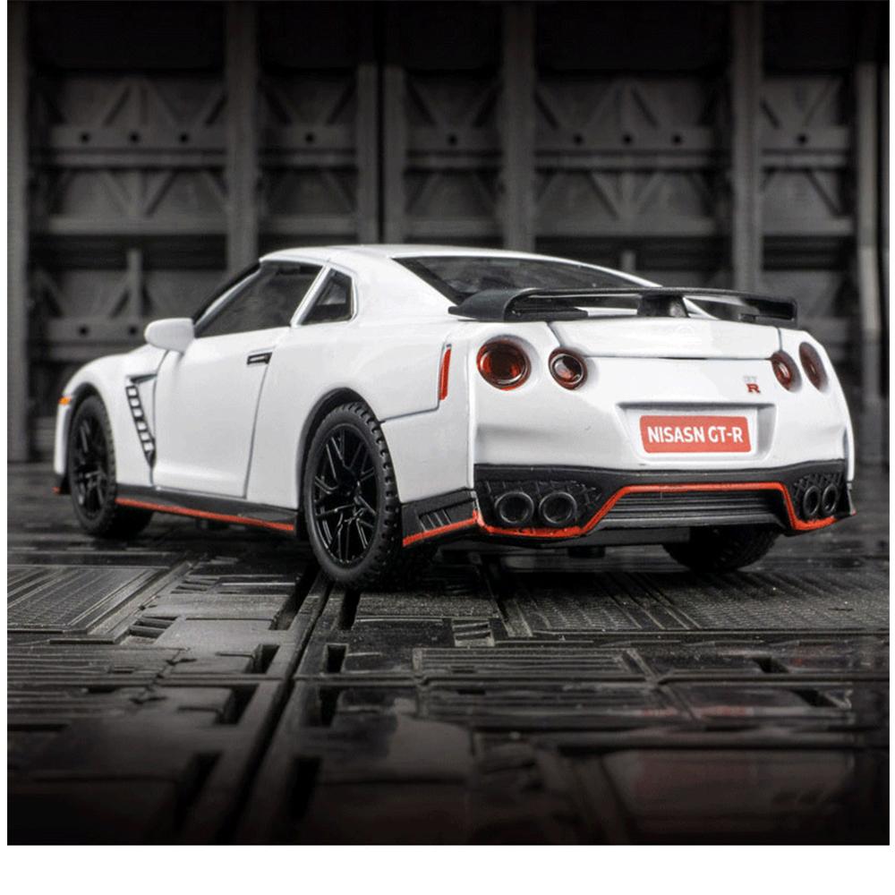 1/32 Adatto per GTR R35 50th Anniversary Mold Toys Car Toys Modelli di auto Giocattoli in metallo Serie di auto Giocattoli pullback per bambini